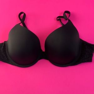 Victoria’s Secret T-Shirt lightly lined Demi Bra